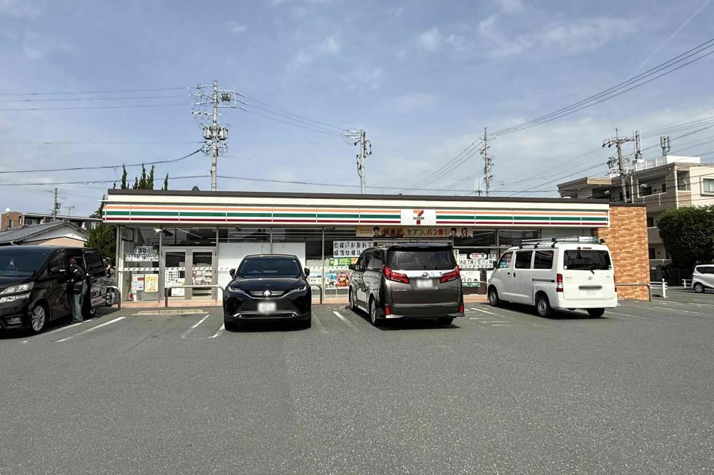 セブンイレブン豊川南大通3丁目店