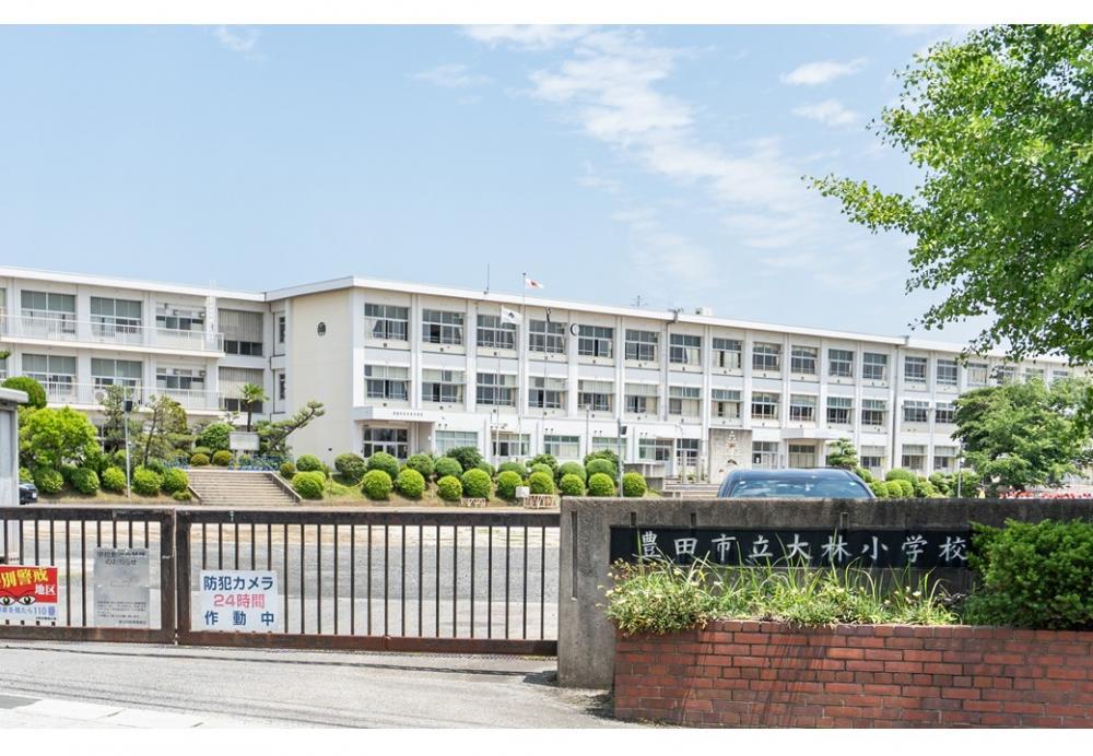 大林小学校　徒歩28分(2240m)