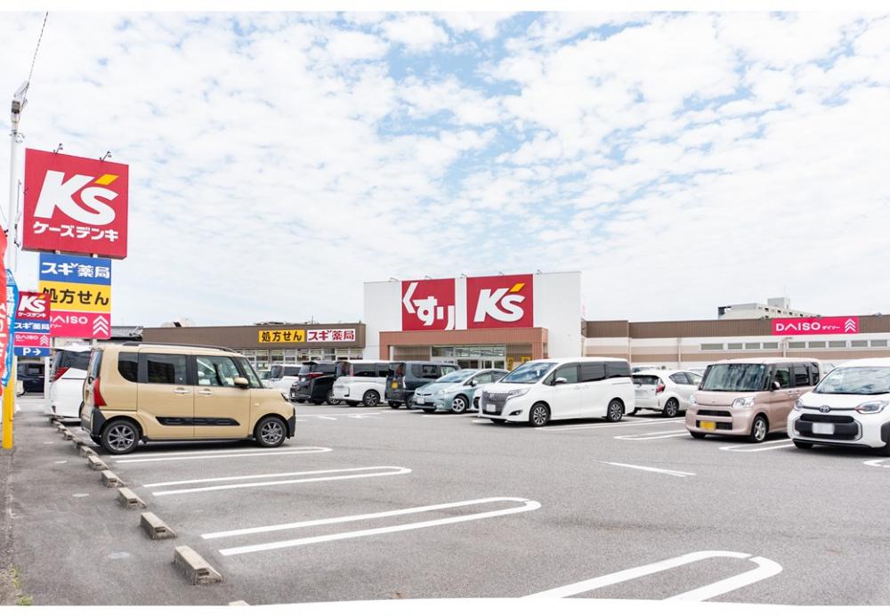 ケーズデンキ豊田永覚店(ダイソー他)　自転車6分(740m)