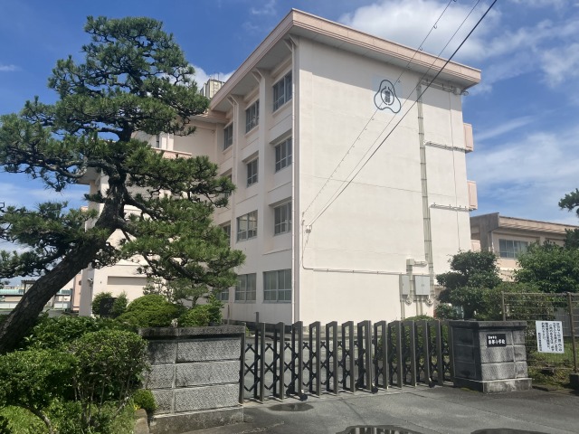 東部小学校　徒歩22分(1700m)