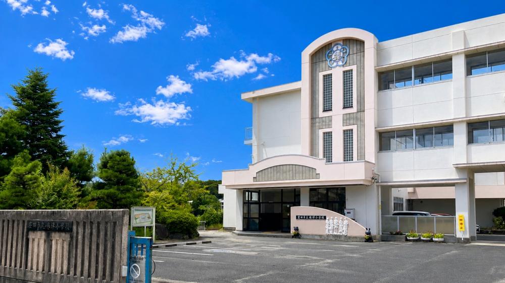 梅坪小学校