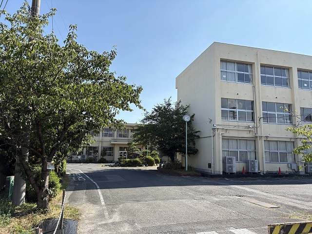 森岡小学校