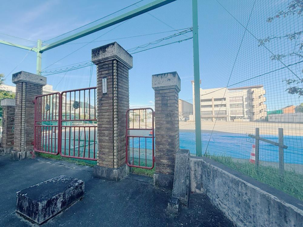 新川小学校