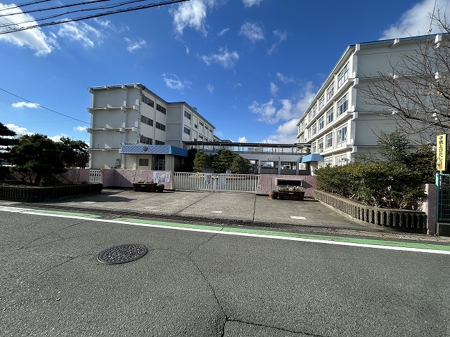 芳川北小学校