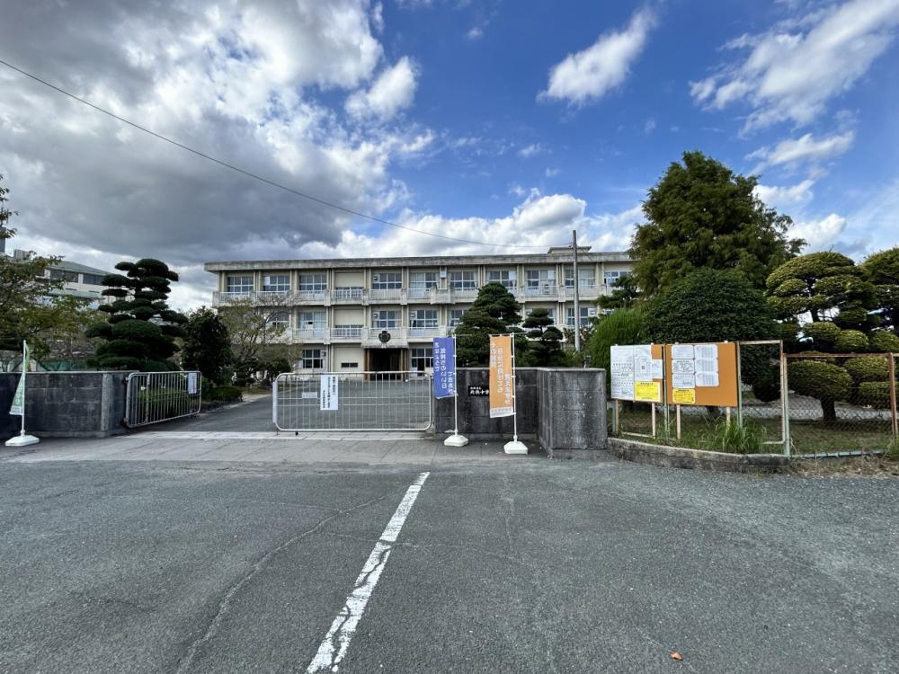 北浜中学校	徒歩11分(850m)