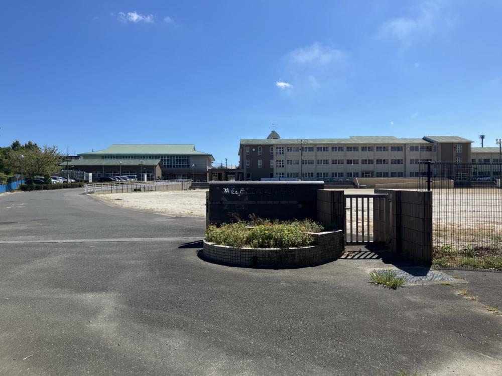 岡崎中学校　徒歩35分(2,800m)